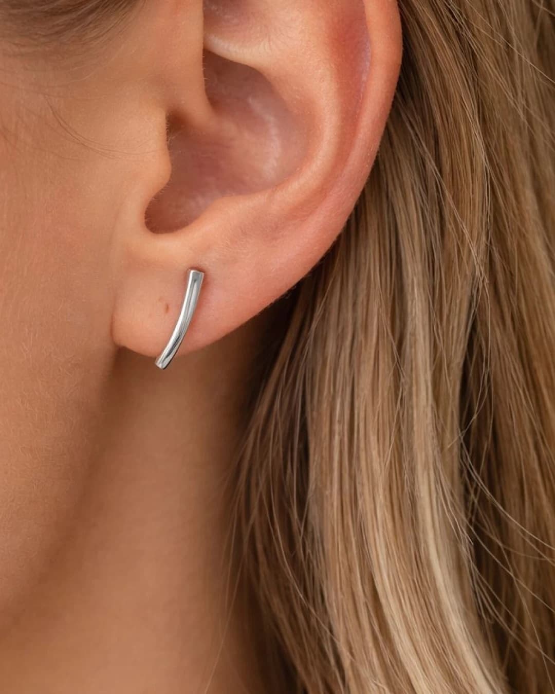 Graceful Tulip Bloom Stud Earrings – 925 Sterling Silver — model