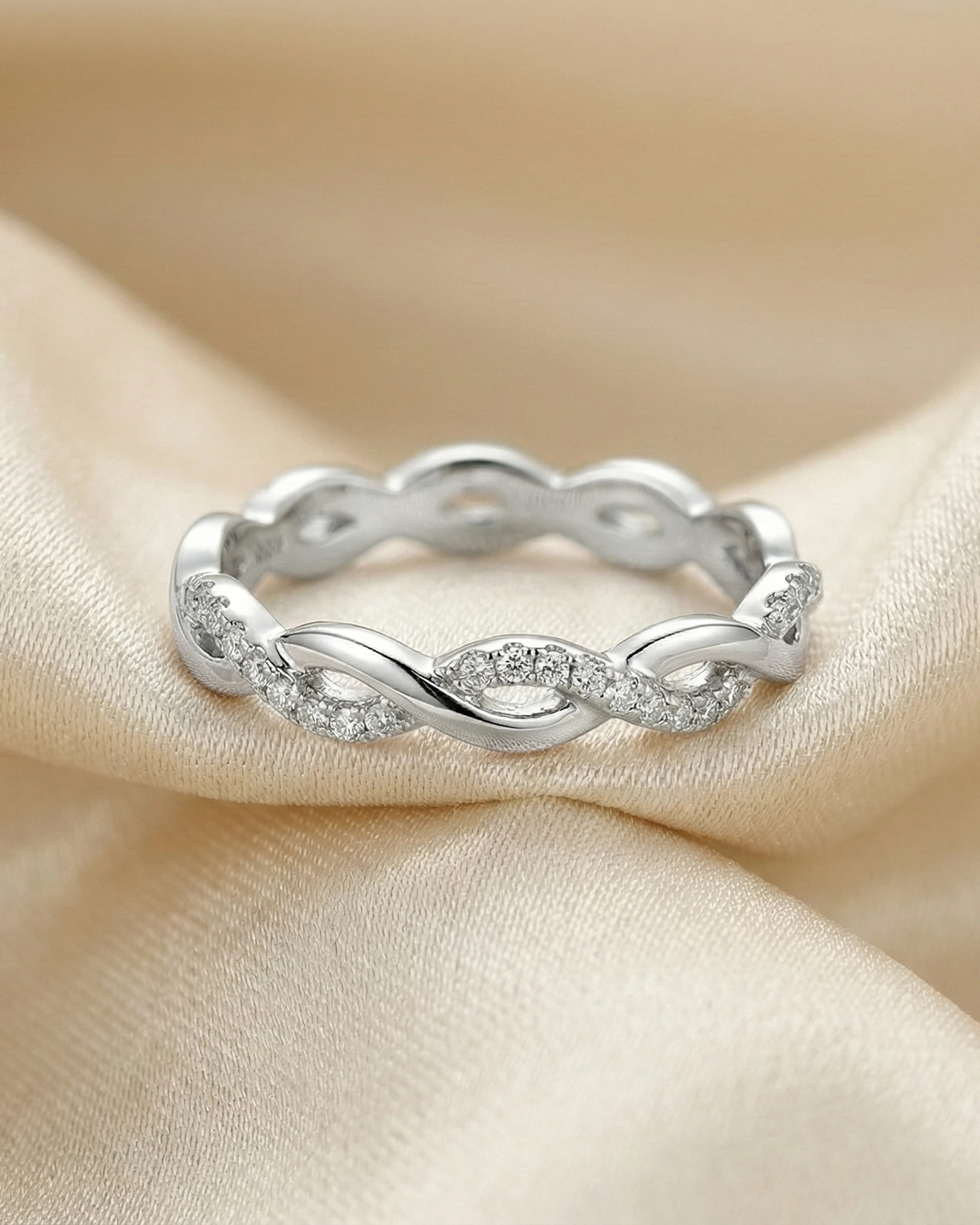 Infinity Weaver Pavé Band – 925 Sterling Silver — model