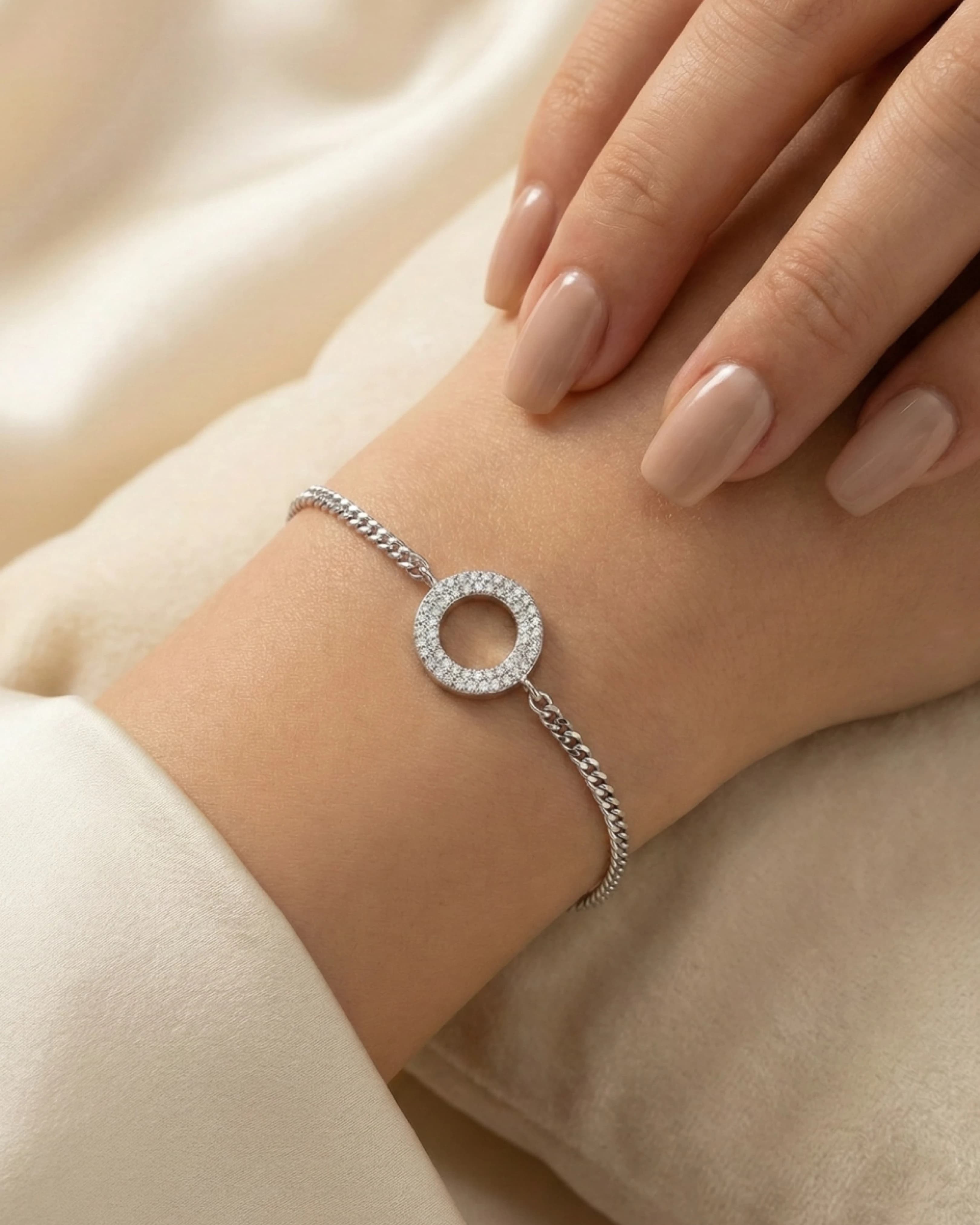 Ethereal Halo Curb Chain Bracelet – 925 Sterling Silver — model